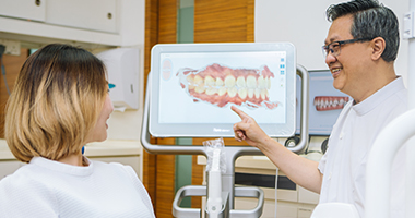 Explain to patient about iTero Intra-oral scanner Johor Bahru (JB) | Dental Clinic Johor Bahru (JB) | Children Friendly Dentist Johor Bahru (JB) | Invisalign Johor Bahru (JB)